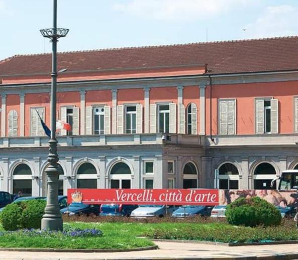 Monolocale Antica Argenteria Stazione E Centro A Due Passi Daire Vercelli Dış mekan fotoğraf